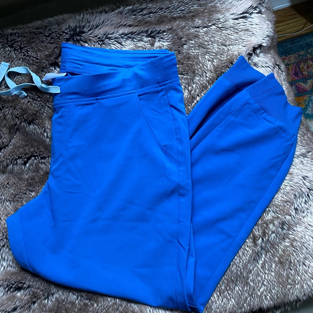 Women’s figs Jogger
